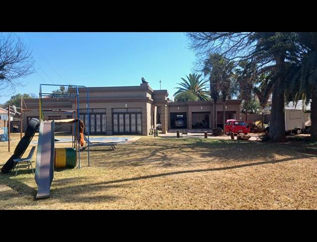 9 BEDROOM HOUSE FOR SALE IN CLAYVILLE